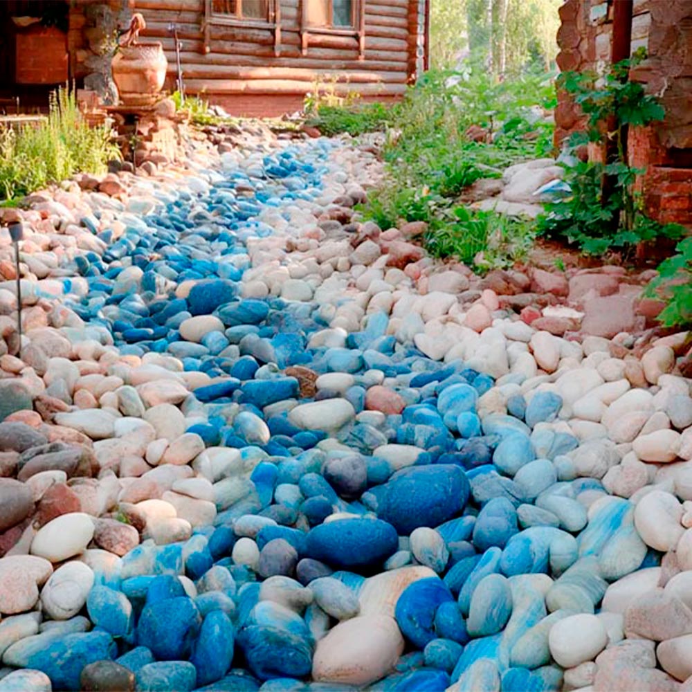 Устройство сухого ручья в саду